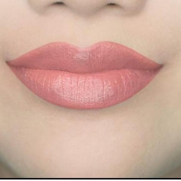 💋💄NEW long lasting lip wear - Picture 2 of 5